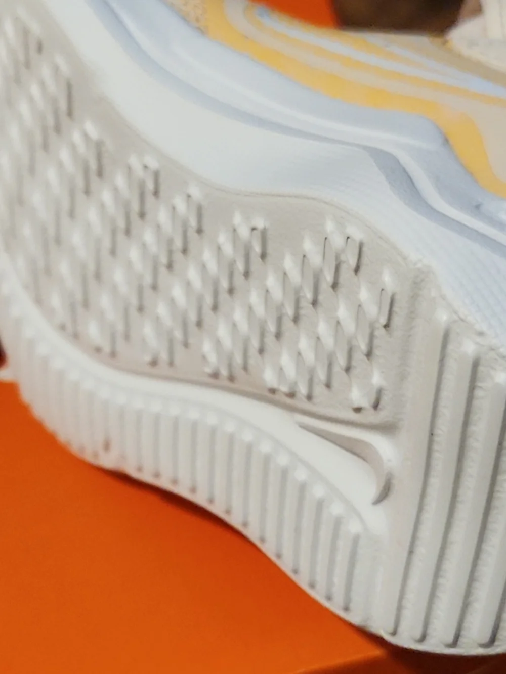 Nike Cosmic Runner 5c Kids Peach & White Velcro Sneakers New With Box [ Yellow ]